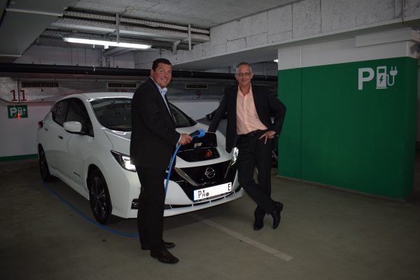 Sparkasse Passau investiert nun auch in Elektromobilität
