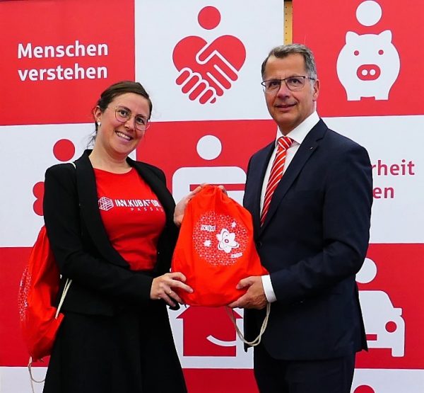 Sparkasse Passau unterstützt „Hackathon“ des Gründerzentrums