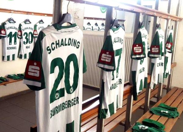 Neue Jugendaktion mit personalisiertem Trikot des SV Schalding-Heining e.V.