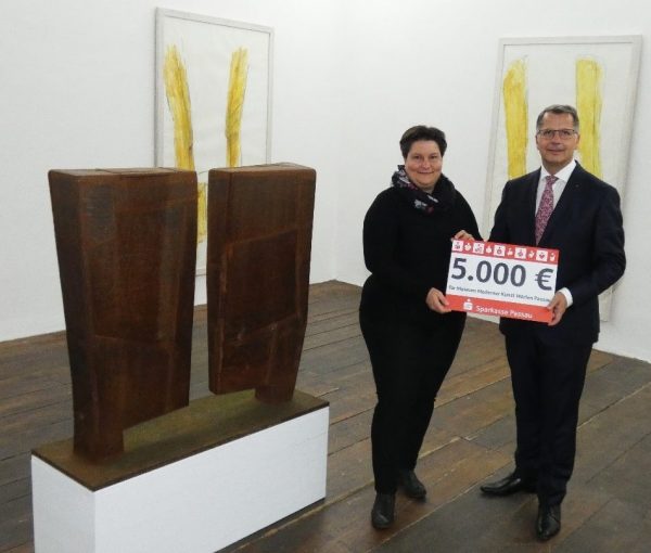 5.000 € für das Museum Moderner Kunst