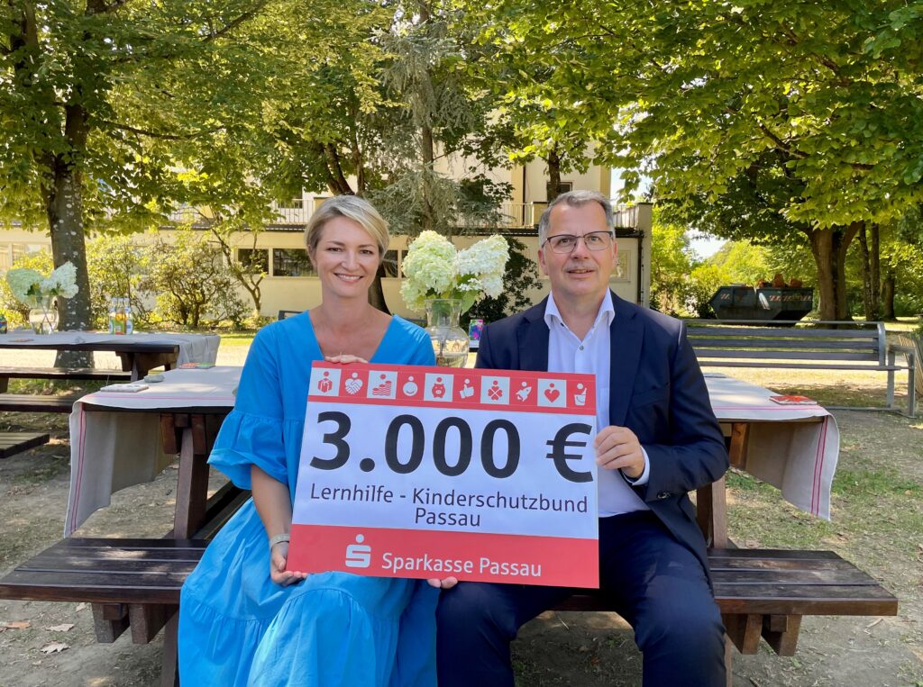 Sparkasse unterstützt Herzensprojekte vom Kinderschutzbund Passau