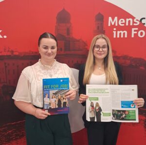 Unsere Botschafter für die duale Ausbildung sind Marie Reisinger und Emily Kern.